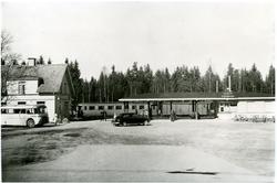 Rydbo station.
Vagnar vid stationen: SRJ F 237-239, och till