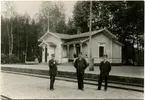 Räppe station. Till vänster Stins E.J Dahl.