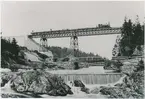 Bergslagernas Järnväg, BJ U 3 med gruståg på bron över Storån vid Velanda.