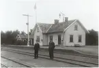 Väckelsång station, med personal.