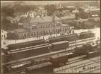 Värnamo station och bangård med stationshus och omgivning, år 1905.