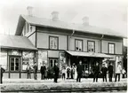 Åre station med personal.