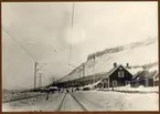 Kaisepakte. Trafikplats anlagd 1902. Järnvägen elektrifierades 1915.