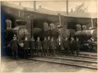 Lokstationen i Karlstad. 1908.
Från vänster SJ Da 320, SJ Kd 415, SJ Kd 456.