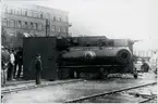 Södervärns station. Trelleborg - Rydsgårds Järnväg, TRJ lok 3, urspårning på grund av fellagd växel.