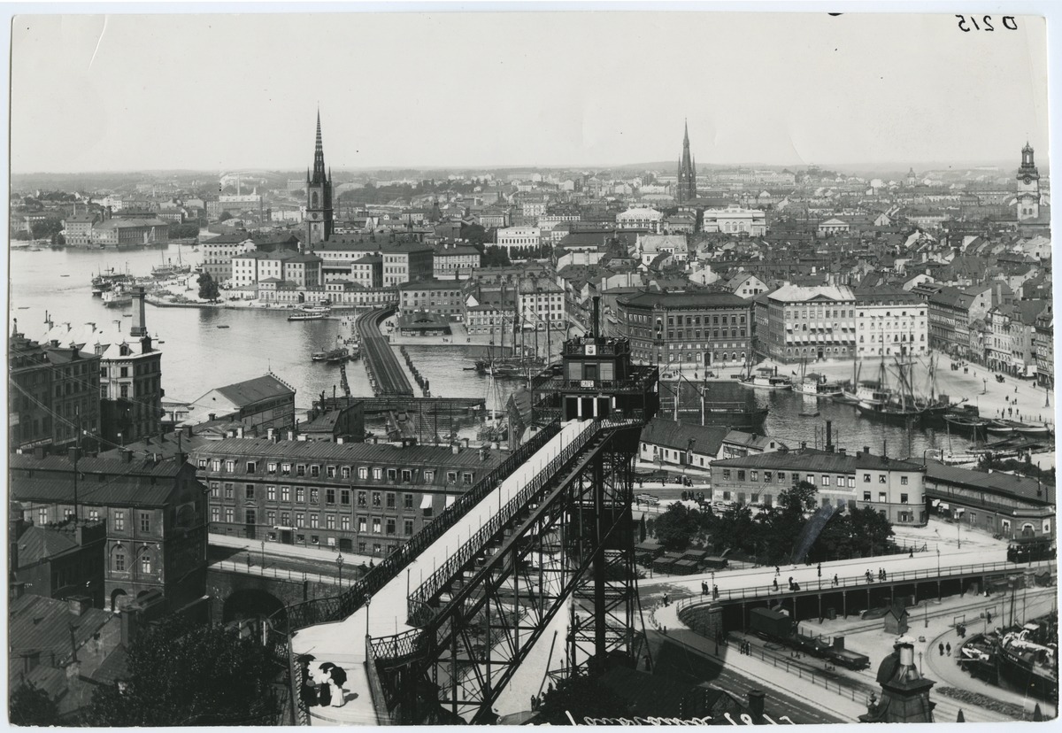 Utsikt över centrala Stockholm, med Katarinahissen i blickfånget.