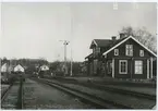Älvsereds stationshus från spårsidan.