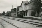 Mellansjö stationshus, godsmagasin och ställverk.