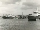 M/S Helsingör vid Helsingborg F (färjestation) och M/S Regula i hamnen vid LB-färjornas färgeläge (Linjebuss International) / Scandinavian Ferry Line