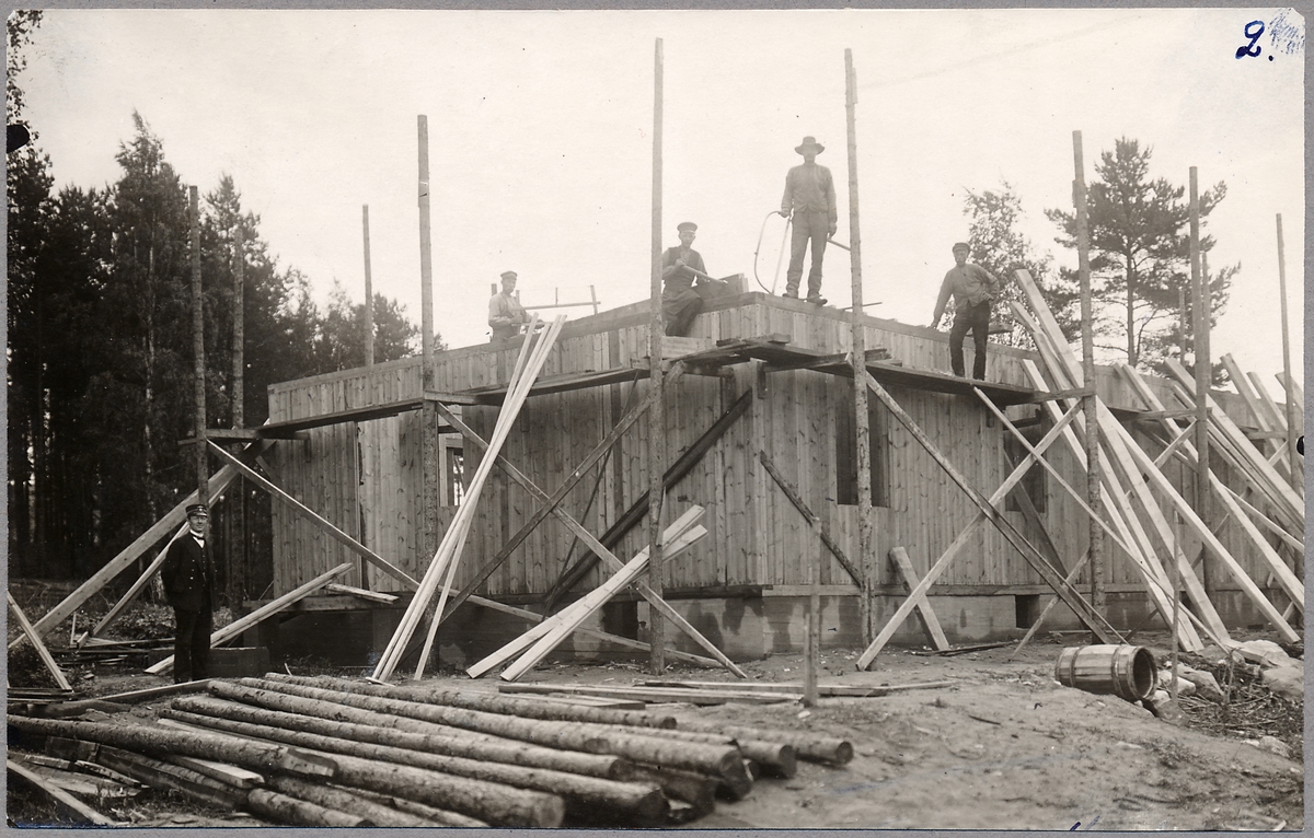 Byggande av bostadshus.