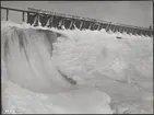 Porjus kraftverk i Stora Luleälv. Svallbildningar på stora skibordet.