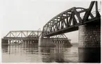 Svängbron över Torne älv under uppbyggnad. På linjen mellan Haparanda - Torneå.