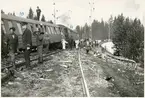 Tåg 93, 'Nordpilen', urspårat i Granbo 1956-03-29.
Vagn nr 10 och 11.