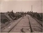 Gruppfoto av personal vid olycksplats efter urspårning på linjen mellan Älmhult och Killeberg.