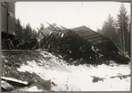 Liggande godsvagn efter olycka mellan Gastsjön och Kälarne i Jämtland på 1920-talet.