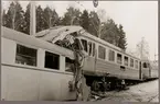 Statens Järnvägar, SJ YBo6 1066 har kört in i SJ Yo1s 620 vid Hinsnorets station mars 1957.