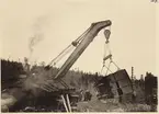 Urspårning vid Älvho 1950. Uppröjningsarbete med hjälp av ångkran.