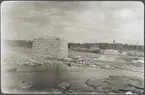 Bro över Ume-älv. Östra älvfåran, pelaren färdig maj 1923 .