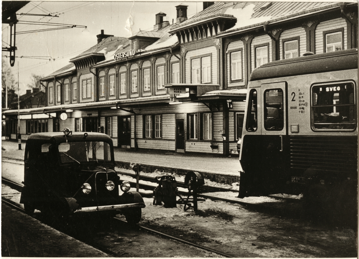 Östersund C station. Tysk motorvagn VT 627.002 som lånades för provkörning.