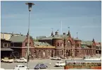 Stationshuset byggt 1863. Arkitekt Adrian C. Peterson i samarbete med sonen Carl Crispin. Stationen brann 28 februari 1866, men återuppbyggdes. Ombyggs 1881-82. Tåguppehåll för persontågen upphörde 11 maj 1968.