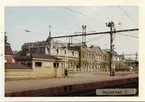 Vy över Halmstad Central. Godsmagasinet har tillbyggts 1899, 1906, 1915 och 1936.