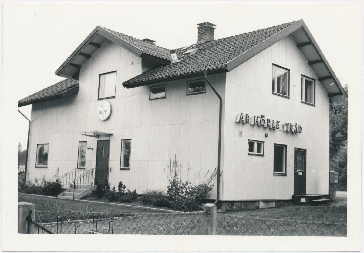 Hörle, förenad post- och järnvägsstation.