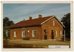 Sege station 1971. Malmö - Tomelilla Järnväg, MöToJ. Stationen öppnad 1892. Stationshuset byggdes 1892. Gick över till Statens Järnvägar, SJ 1943. Stationshuset finns kvar och används av museibanan Södra Kinnekulle Järnväg, SkJ.