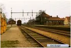 Stationen öppnad 1875. Det första stationshuset, som förlängdes 1886, ersattes 1918 av en ny byggnad väster om det äldre, två våningar i tegel. Det äldre huset revs på 1930-talet. Godsmagasin mittemot stationen.Till SJ 1940. Elektriferingen kom 1943.