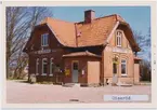 Stationen öppnad 1900. Stationshuset byggt 1901 och är ett en- och en halvvånings stationshus i tegel .Var under senare delen av trafiktiden håll- och lastplats. Finns kvar som privatbostad. Uthus, godsmagasin, lastkaj och plattform finns också kvar.Samtliga byggnader ligger på banans norra sida. Banvallen är nuförtiden en cykelled.