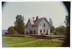 SJ, Statens Järnväg. Stationen byggdes 1899. Stationen hette Spöland fram till 1940-05-14.