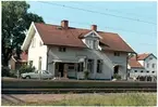 Station anlagd 1874. En- och enhalvvånings putsat stationshus. 
Här fanns en smalspårig industribana till Nygärde tegelbruk