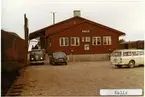 Stationen byggdes 1961.Linjen har aldrig haft persontrafik utan byggdes för skogsindustrins transporter då främst till Kargsborgs pappersbruk. Att järnvägen inte går tiil de större städerna utmed kusten har medfört ett stort problem för att kunna köra persontrafik Sträckan Morjärv-Haparanda har dessutom låg standard och besvärlig bangeometri för godstågen, samtidigt som den används av den tämligen betydelsefulla godstrafiken mellan Norge-Sverige och Finland -Ryssland. man beslöt att elektrifiera och rusta upp den befintliga linjen Boden-Morjärv-Kalix. Första spadtaget på den nya banan togs i september 2006 och det första eltåget till Kalix gick i december 2011. Under 2012 beräknas även den helt nya järnvägen från Kalix till Haparanda tas i bruk. Linjen Morjärv-Karungi-Haparanda kommer då att läggas ned.