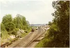 Station öppnad 1878,-01-02 lastplats från 1974-06-17. 1989-09-04 öppnades färjetrafik fr Hargshamn t Nystad, Finnland . Nuvarande stationshus uppfördes 1909 med två våningar i trä. Bangården utbyggdes 1915 och 1935 .Det tidigare stationshuset ändrades till boställshus för personal .