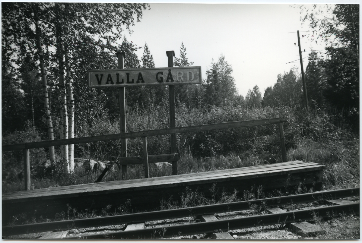 Valla Gård hållplats.