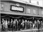 Folksamling vid Sollefetå station i samband med invigningen av eldriften på sträckan  Härnösand - Sollefteå - Långsele.