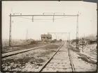 Fjällåsen station med kontaktledningsbryggor.