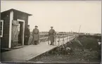 Svensk militärpostering vid Handolinska bron.