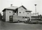 Statens Järnvägar, SJ buss 1269 vid Järvsö station.