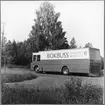 Bollnäs biblioteks bokbuss på tur.