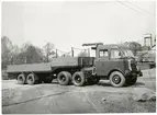 Statens Järnvägar, SJ Lastbil 3372 med trailer 8171. AEC Mammoth Major 6 Mk III med trailer.