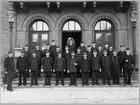 Arnold Ludvig Nilson, Stationsinspektor vid Landskrona & Helsingborgs Järnvägar, L&HJ med ytterpersonal i Landskrona 1903.