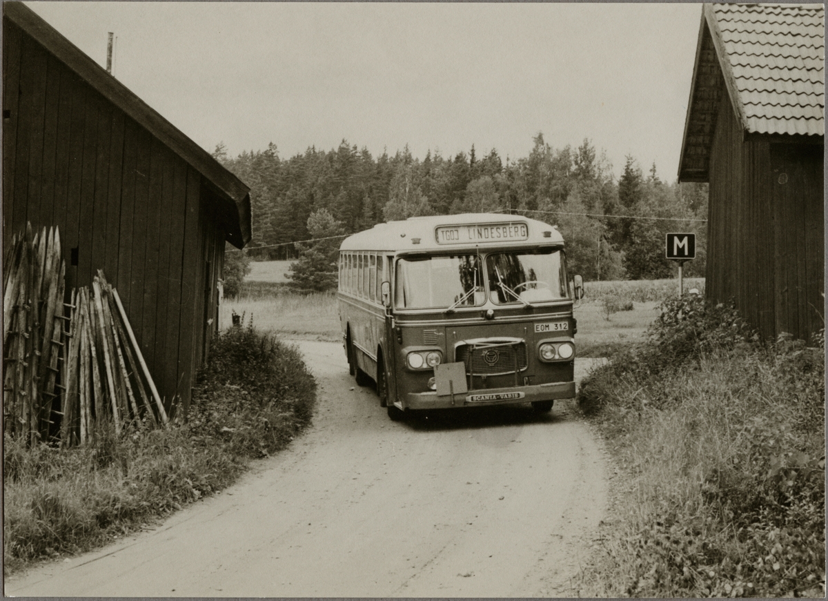 Trafikaktiebolaget Grängesberg - Oxelösunds Järnvägar, TGOJ buss 75 med destination Lindesberg.