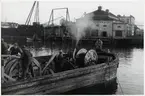 Kabelläggning från båt vid Marieholmsbron.