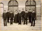 Stationsinspektor Anders Strandberg och stationspersonal vid Värnamo järnvägsstation1900.
Från vänster: 1. Axel Sterner 2. Erik Wetter 3.? 4. Fröken Strandberg 5. Stins Anders Strandberg 6.? 7.? 8. Ivar Alfred Westerström 9. Nils Casper Martienssen