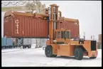 Containerlastning/lossning med truck GD-3219.