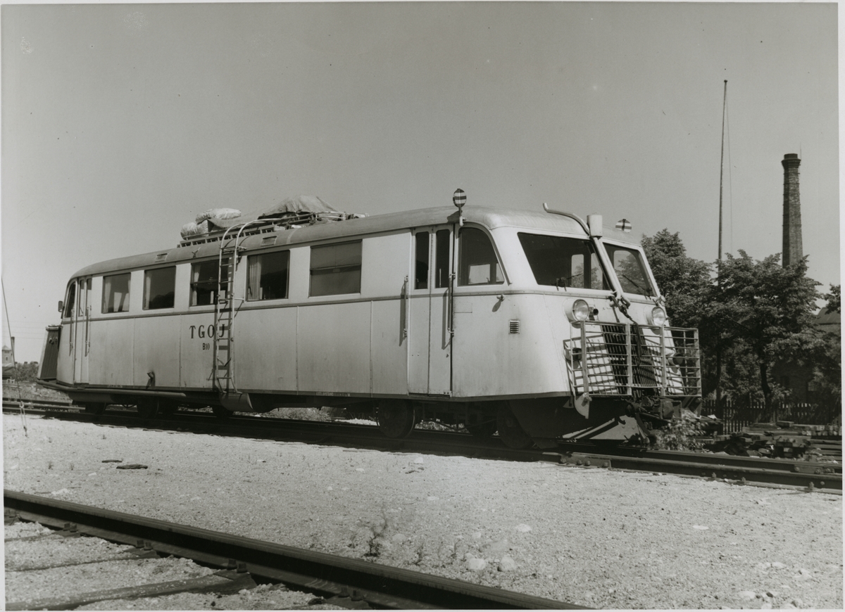 Trafikaktiebolaget Grängesberg - Oxelösunds Järnväg, TGOJ YBot B10.

Rälsbuss med gengasaggregat.