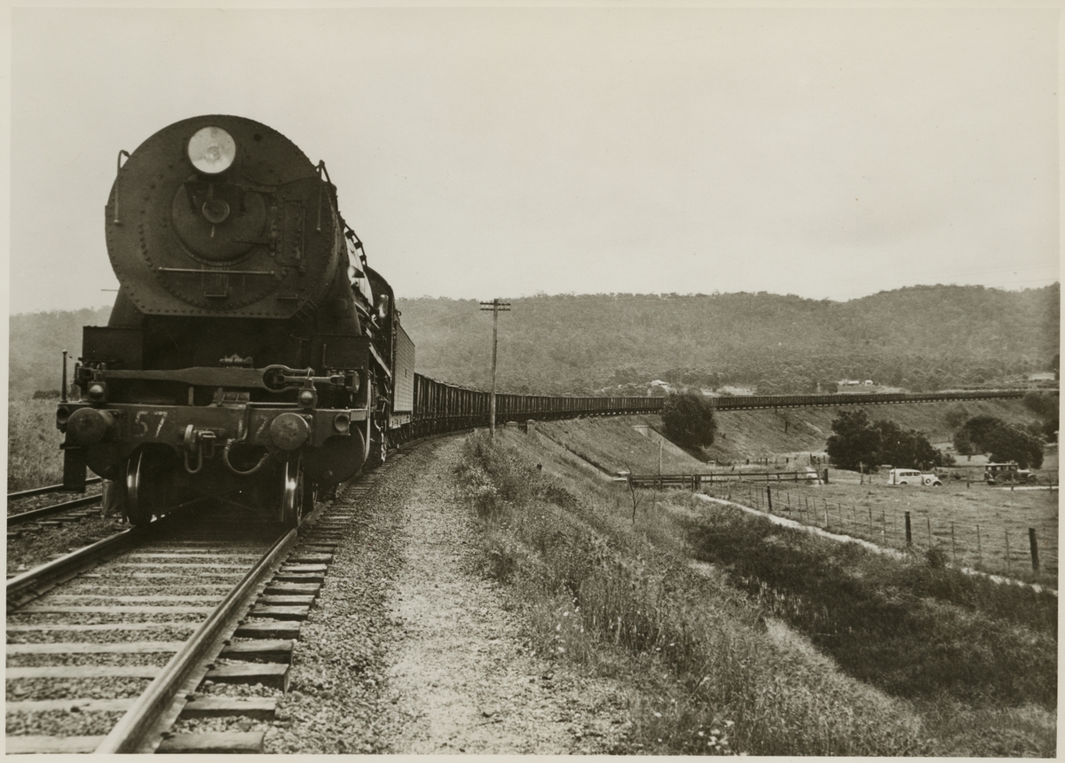 New South Wales Government Railways, NSWGR D57 med godståg.