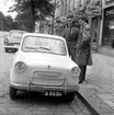 Vespa på fyra hjul.
Augusti 1958.