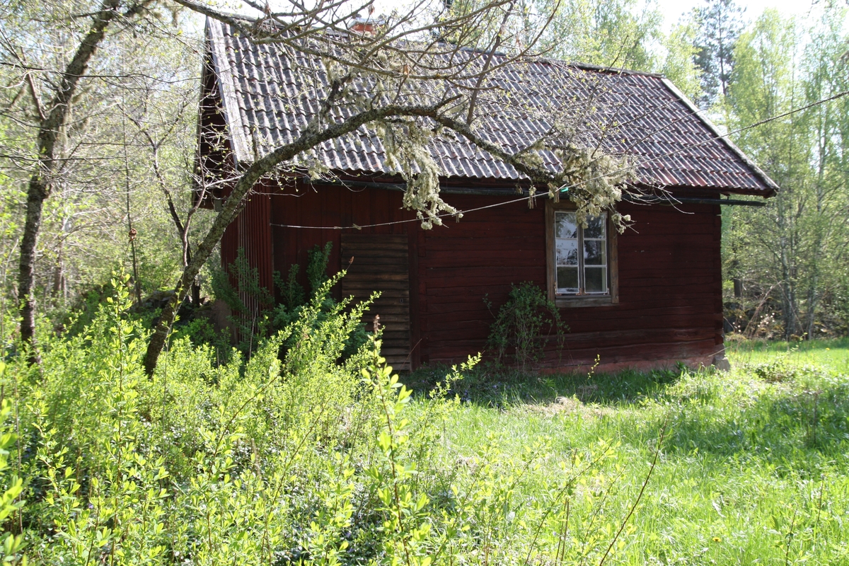 Restaurering av överloppsbyggnad, brygghus, innan, Norrgarn, Bladåkers socken, Uppland 2010