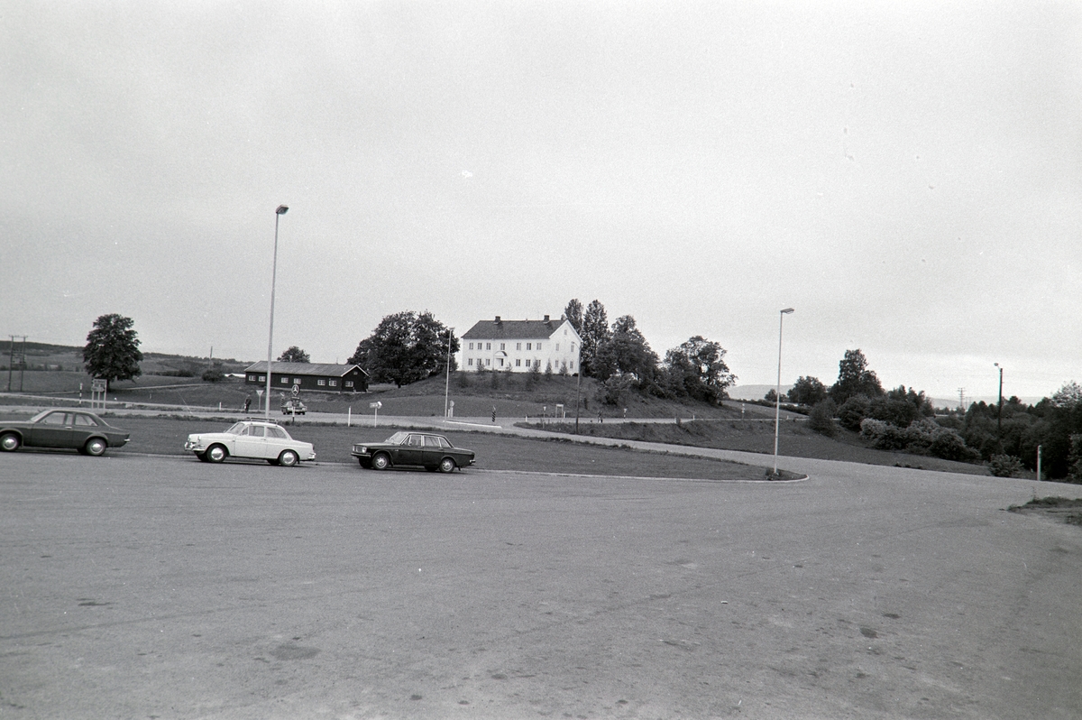 Torshov, Ridabu, Vang H.

HEDMARKSMUSEETS VENNER, TUR I VANG, Hamar kommune. Torshov. F. O. M. 11988 T. O. M. 11996